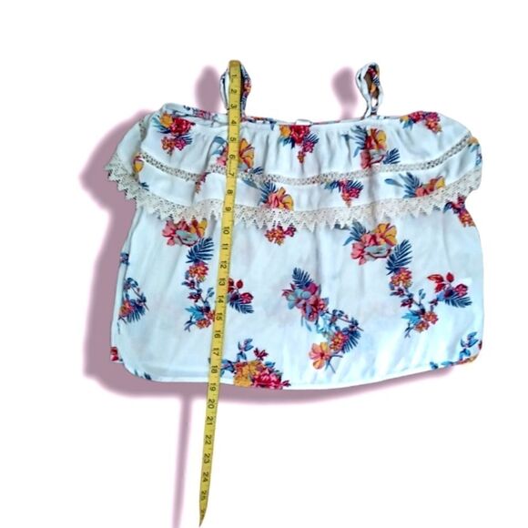 No boundaries flower top - Picture 4 of 7